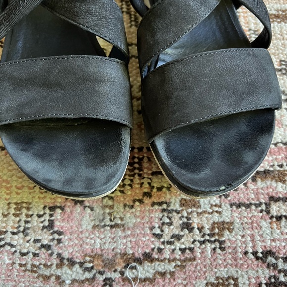 SOLD ON DEPOP - Sport Tumbled Nubuck Leather Sneaker Sandals with Back Zipper - Picture 7 of 7